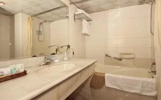 Tang Chen Hotel