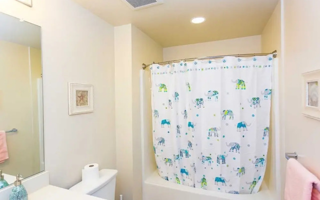 Park Plaza Apartment #876088 by RedAwning