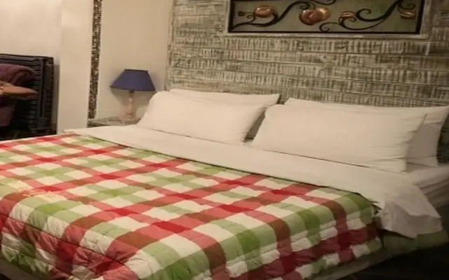 Goodstay Provence Motel