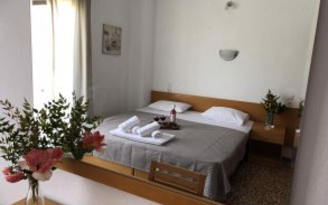 Central Guest House Skiathos