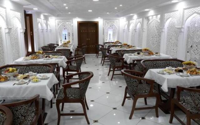 New Moon Hotel