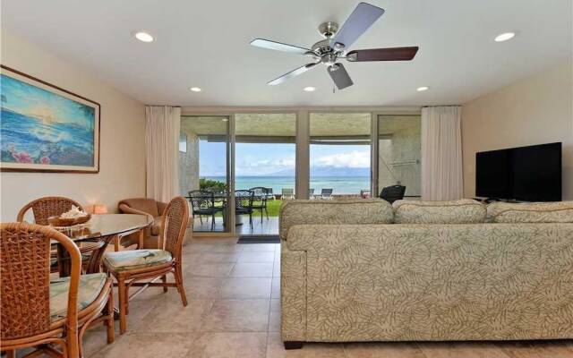 Lokelani #C104 - 1 Br condo by RedAwning