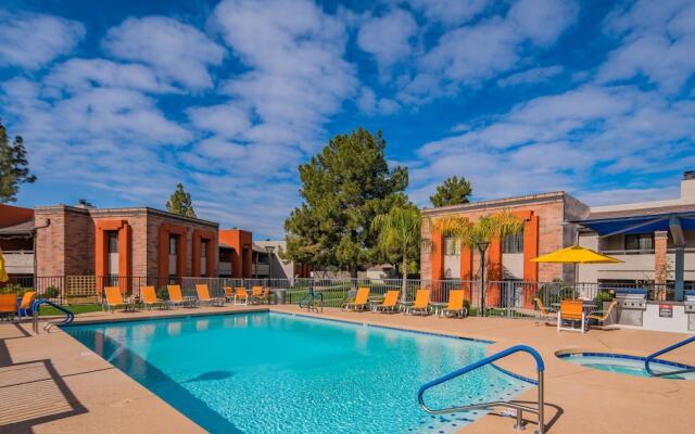 Chic 2BR Near ASU Pool by Wanderjaunt