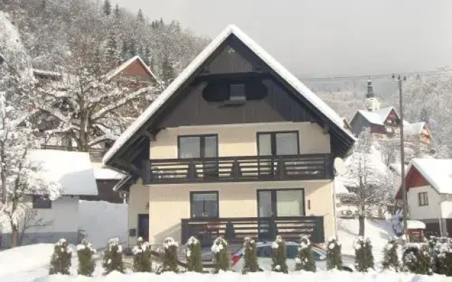 Apartments & Rooms Stanko Stare