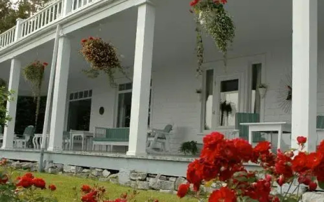 241 - La Côte Fleurie - Les Immeubles Charlevoix