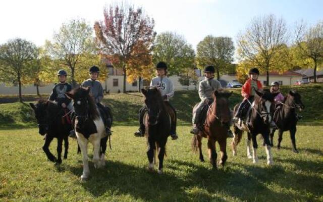 Apartments Posestvo Grad Prestranek