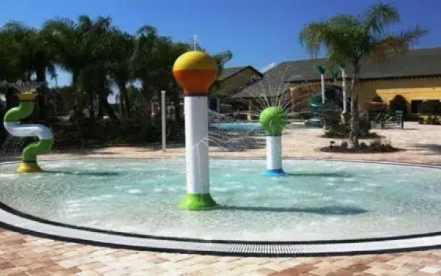 Paradise Palms 8913