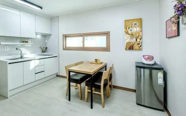 Holkae House - Hostel