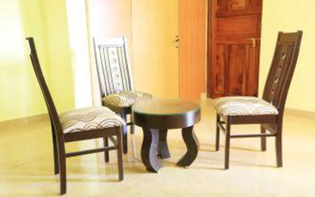 Royal Mirage Boutique