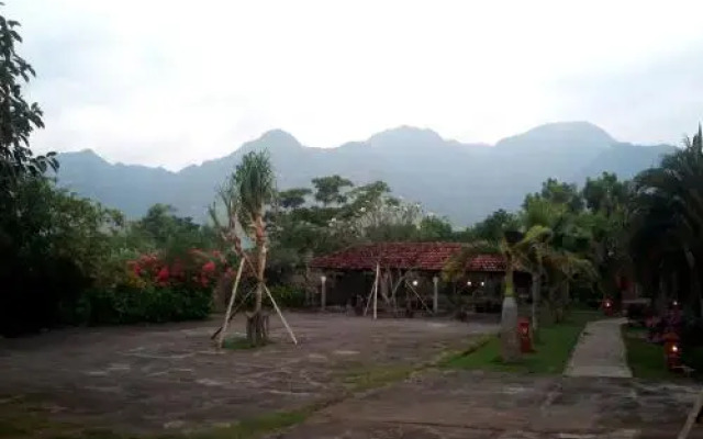 Dewi Bulan Bungalows