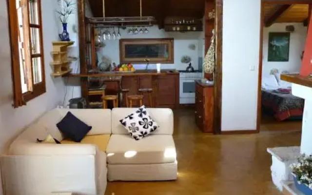 Andraclos House