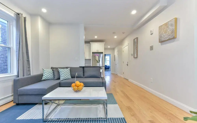 Gorgeous 4BR Apt in North End by Domio