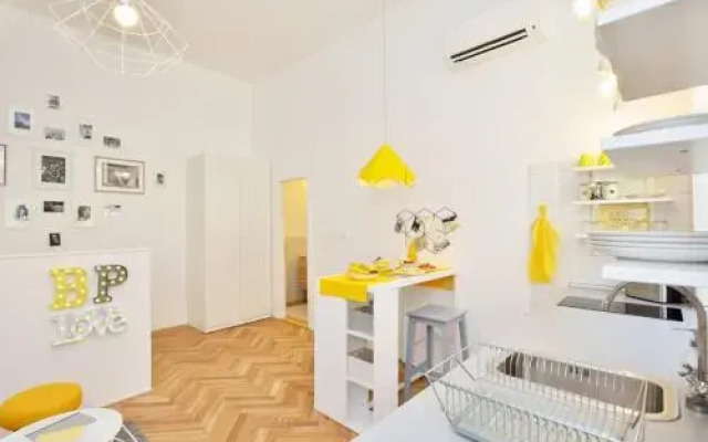 Piano Flat