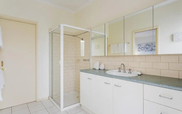 Bendigo Holiday Houses (Baxter)
