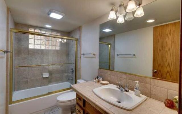 Lookout Lodge by RedAwning