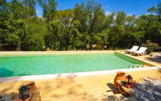 Gîte Au Dolmen Provençal