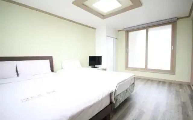 Nandrue Ole Pension