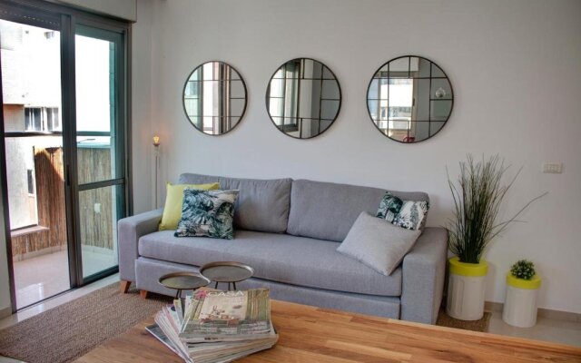 KAV Apartments - Allenby St. 20