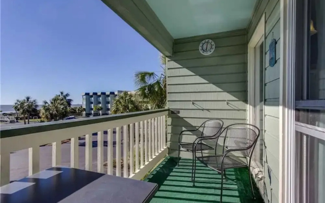 Sea Cabin 228 B by RedAwning