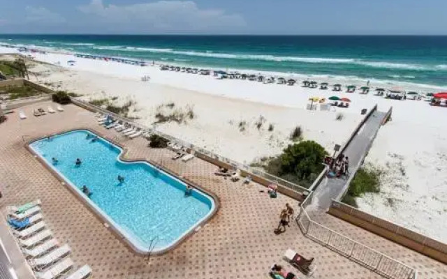 Islander 5009 by RedAwning