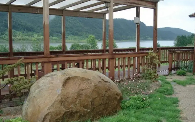 Lake Landscape Pension