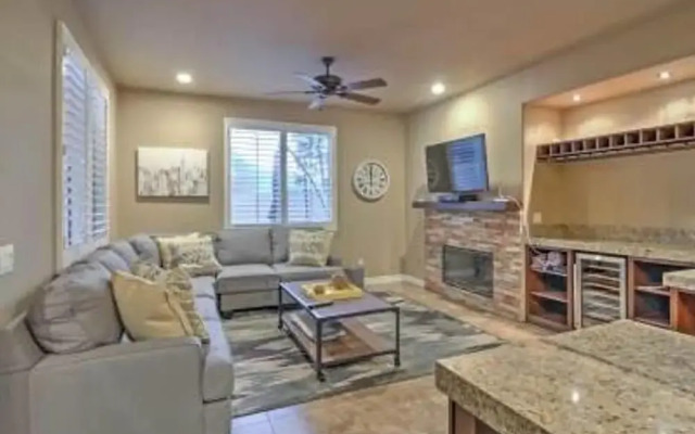 Updated 4BR Home in Palm Desert