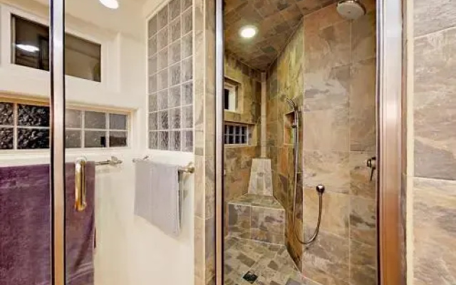 27509 West Shore Road Home