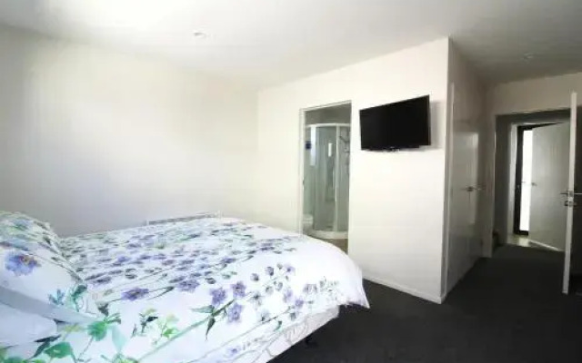 Frederick Apartment by the Stadium