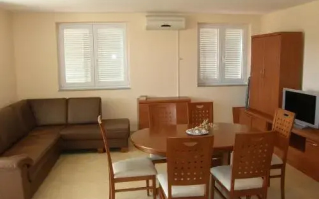 Apartments Knezevic Pavlic