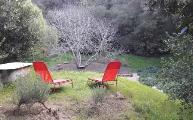 Cabaña de Adobe en Lago Rapel