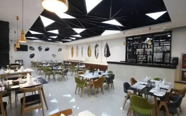 ZMAX Hotels Beijing Linheli Metro Station