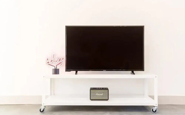 Playful 1BR Hillcrest Suites by Sonder