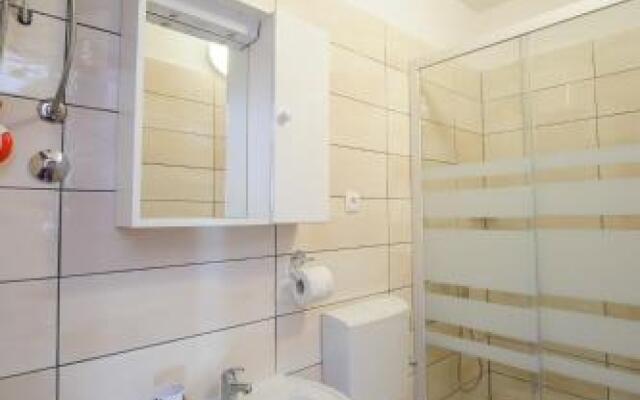 Apartment and Rooms Iva