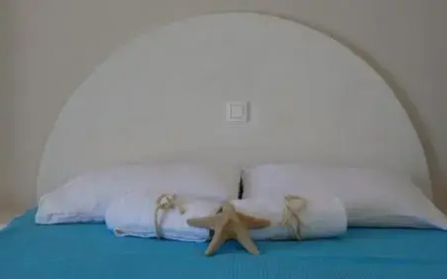 Aegean View Seaside Rooms & Studios
