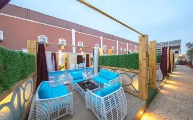 Rollins Hotel