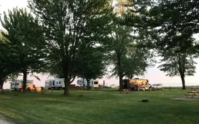 Lakeside Village Motel and Campground