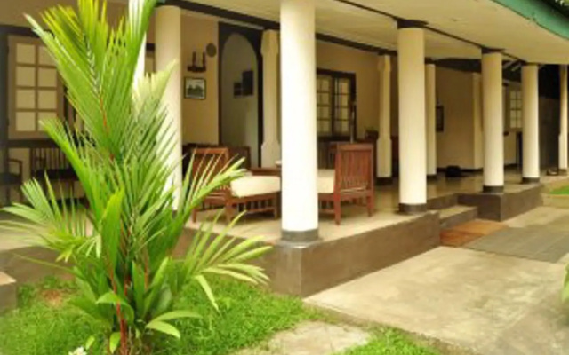Hanwella Rest House