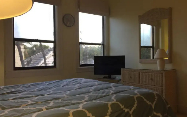 The Palm Beach Hotel Condominium