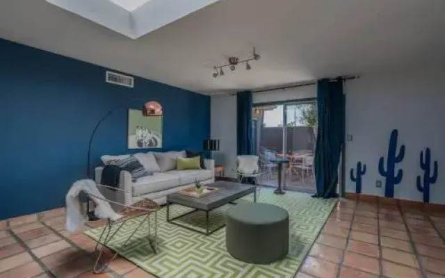 Cozy 2BR with Pool by WanderJaunt