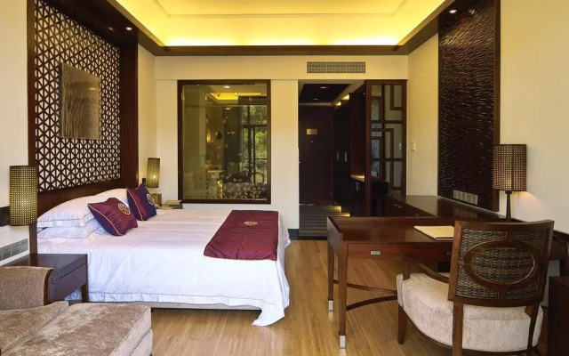 Huanxiu Resort And Spa