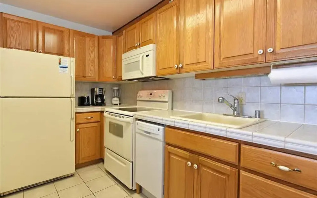 Valley Isle 1204 by RedAwning