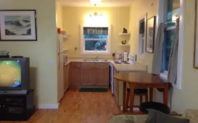 Carson's Kaloko Mountain Cottage