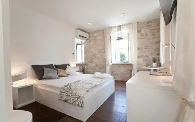 Speruna Luxury Inn