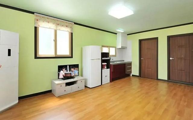 Samjung-gol Grassfield Pension