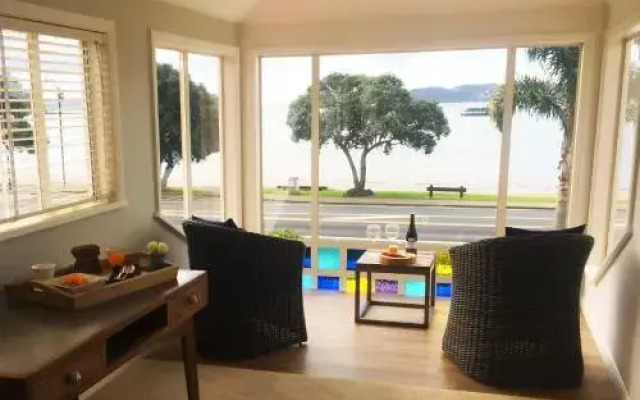 Paihia Beach House B and B