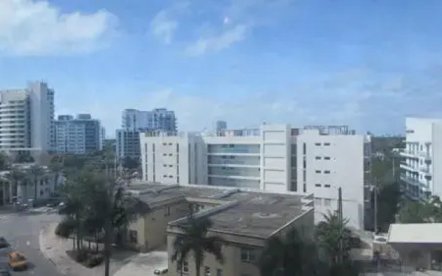 MiamiBeachFront + Pool + Parking 4