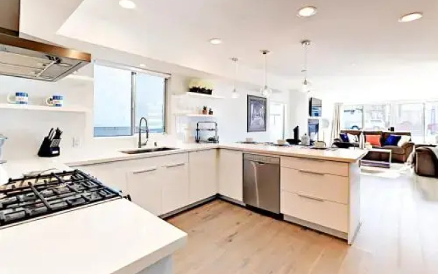 918 W Balboa Blvd Condo Unit A