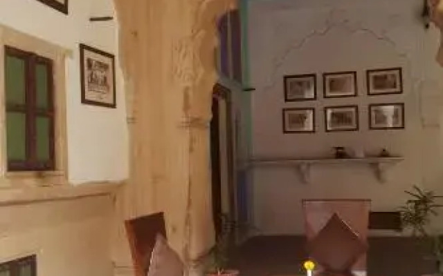 Mahalkhas Palace