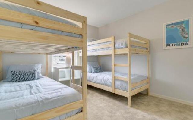 Four Bedrooms Townhome 5116