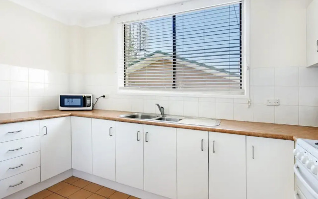 Beachside Unit Near Convention Centre